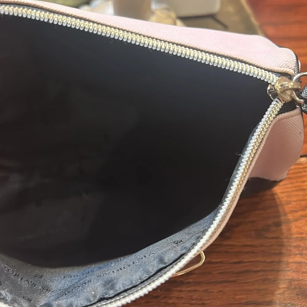 💥 2/$10 Victoria’s Secret Black & Pink Bow Cosmetic Bag
